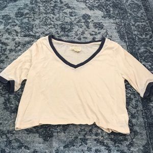Mouchette Cropped V-Neck T-shirt